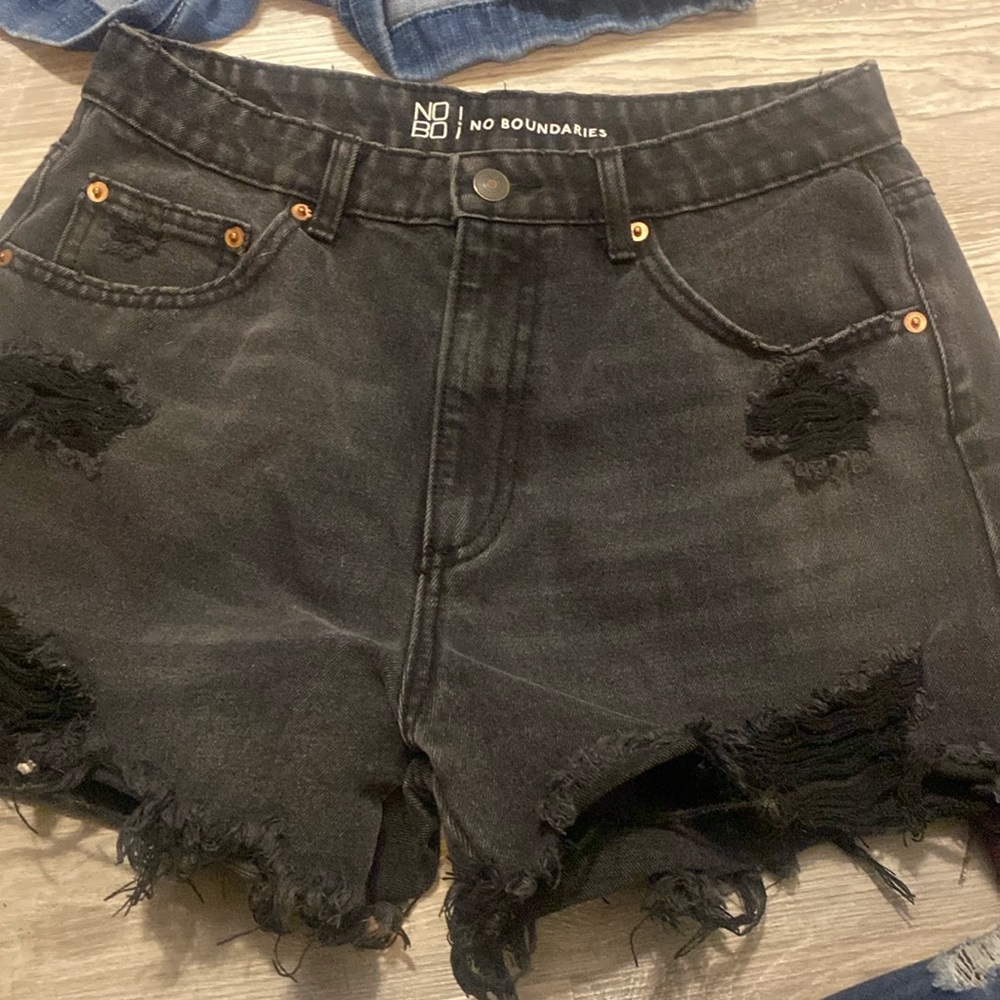 Black shorts was given to me but fit big Size 11 in good condition!